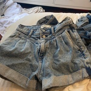 Abercrombie and fitch Mom short